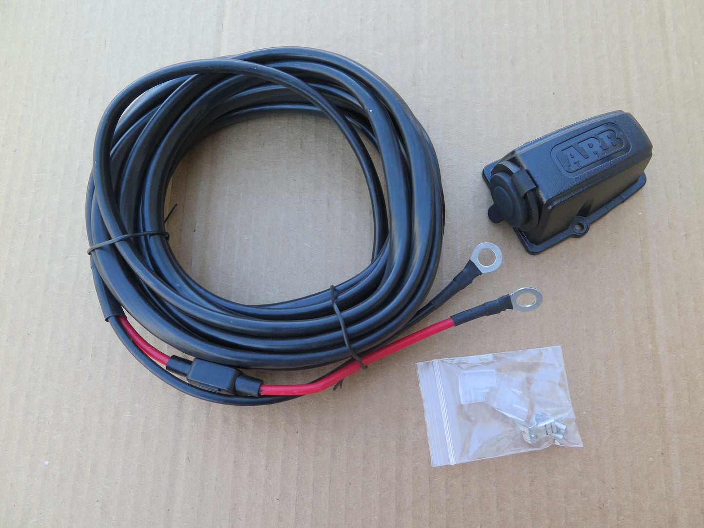 ARB Fridge Freezer Wiring & Threaded Socket Kit (10900027)
