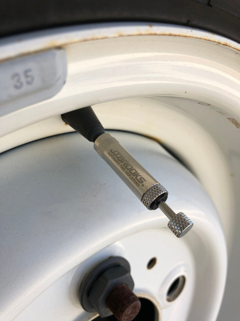 J.T. Brooks Automatic Tire Deflators PRO (ATDP4) Expedition Exchange PSI Scale Dial to Desired Pressure Stops Automatically Knurled Activation Knob To Intitiate Instruction Card