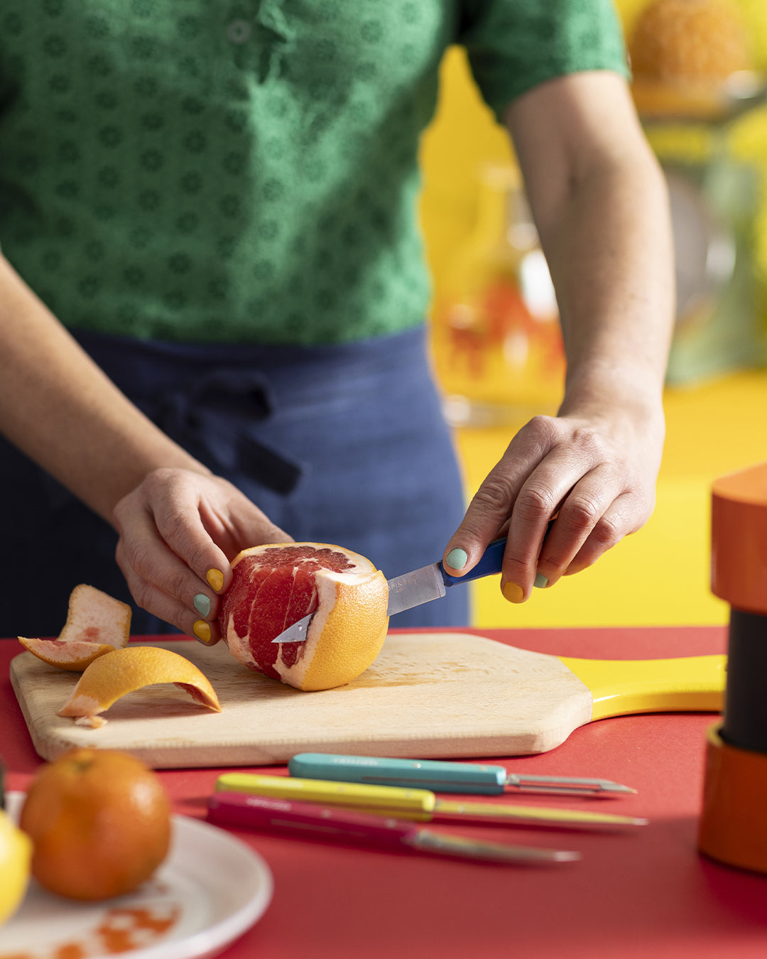 Opinel Les Essentiels du Cuisinier Pop 80 Set (003208) Expedition Exchange Pink Yellow Blue Green Paring Knife On Blood Orange
