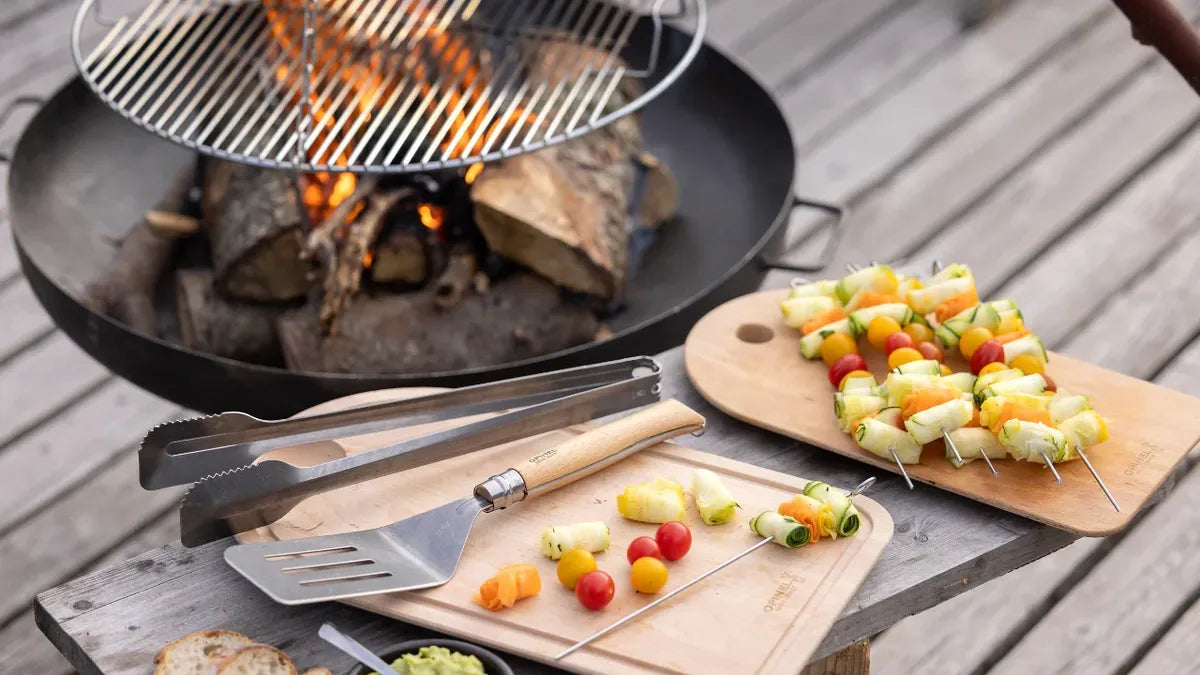 Opinel Planche La Grande Cutting Board (002372) Grilling Set Spatula Tongs Knife Skewers Wood-Fired Grill Expedition Exchange