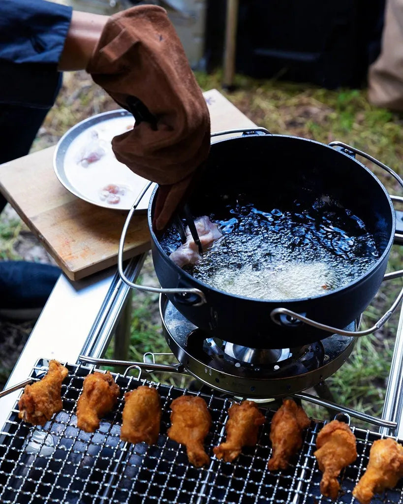 Snow Peak Cast Iron Dutch Oven Fried Chicken Li Burner Stove Frame IGT Iron Grill Table Cutting Board Large Tableware Family Large Plate Fire Side Leather Gloves Tongs Expedition Exchange