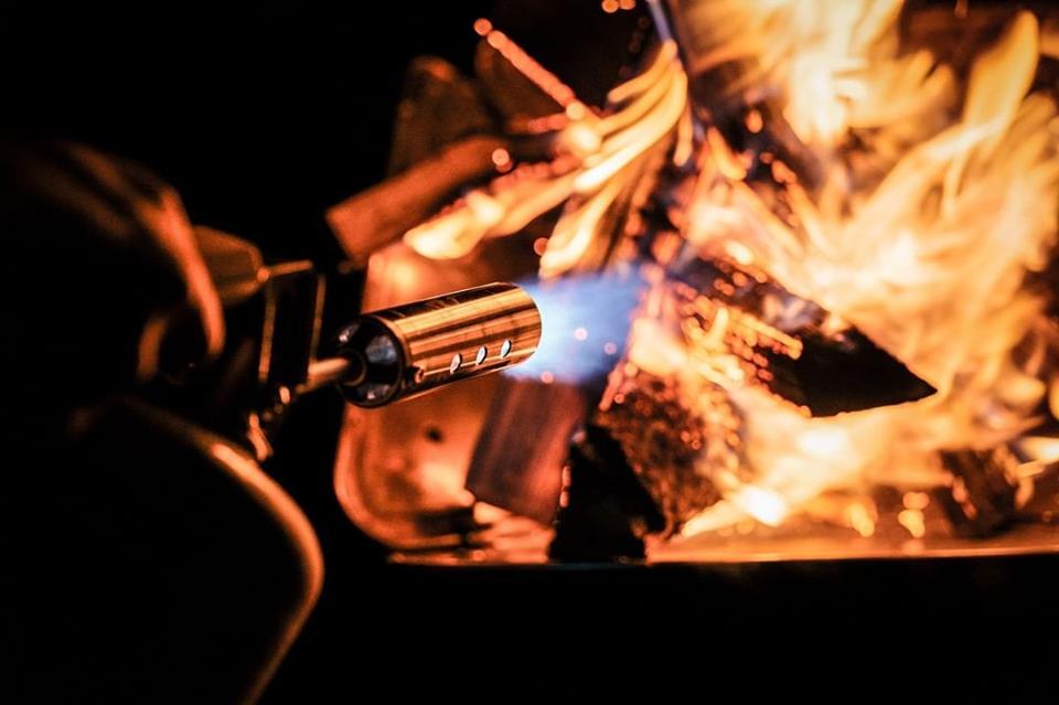 Snow Peak Takibi Fire & Grill Pack & Carry Fireplace Kit (ST-032SETS) Folding Torch Gigapower Isobutane Fuel