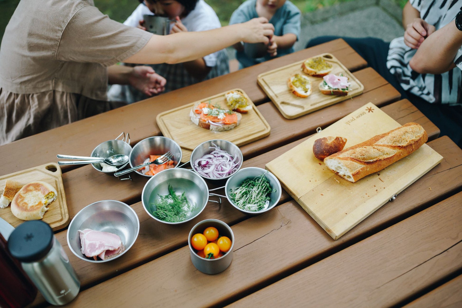 Snow Peak Cutting Board Set L (CS-208) Expedition Exchange Oak Charcuterie Boards Bread Dill Red Onions Ham Tomoatoes Sprouts Double Wall Titanium Mug 450 600