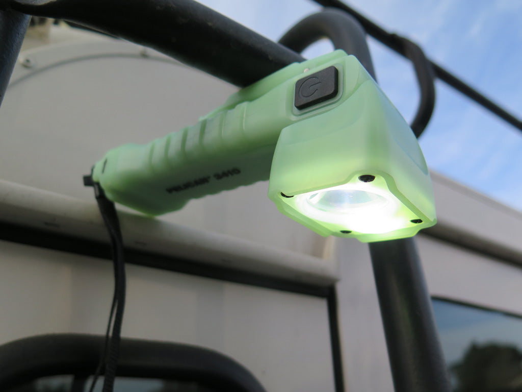 Pelican Products 3410MCC Right Angle Light With Correct Color Technology (3410MCC)