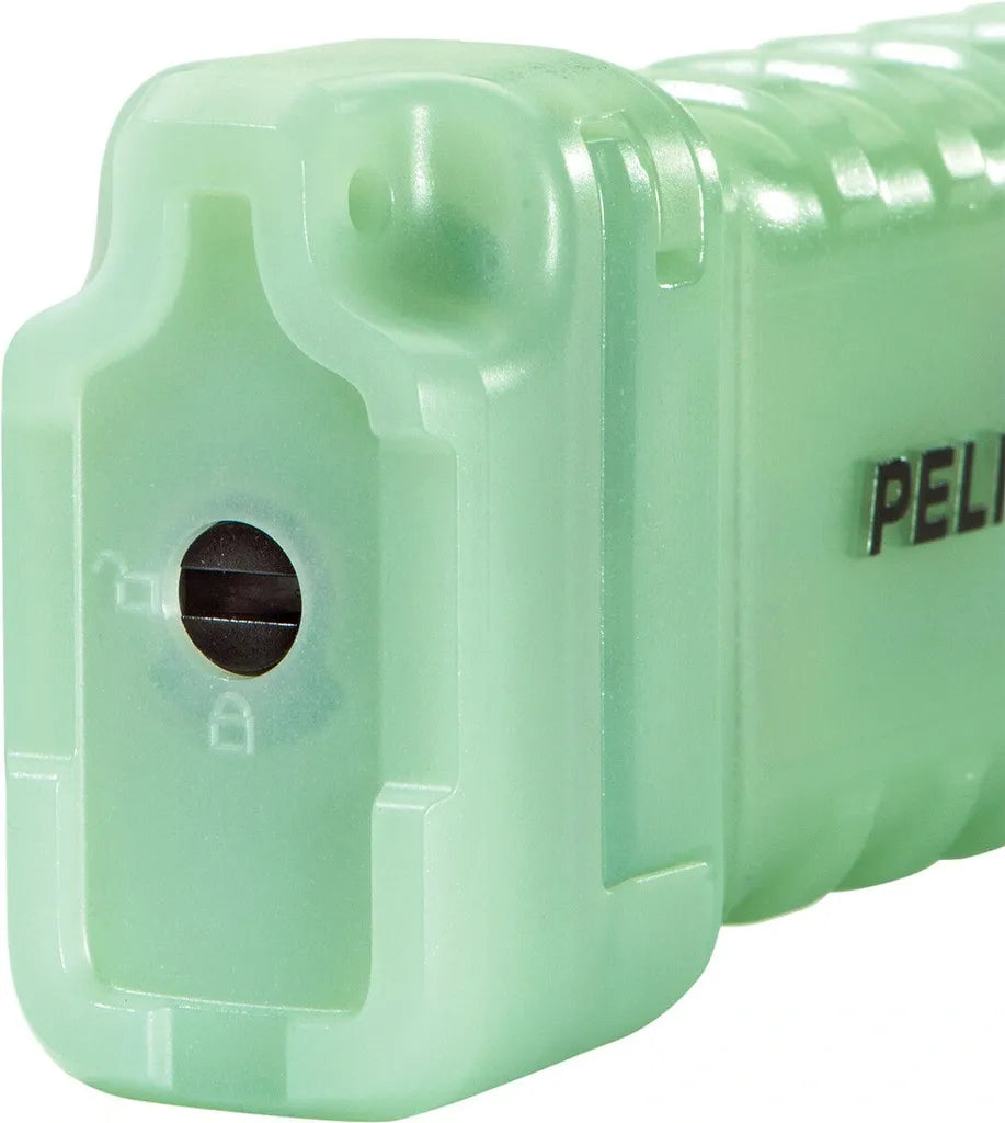 Pelican Products 3410MCC Right Angle Light With Correct Color Technology (3410MCC)